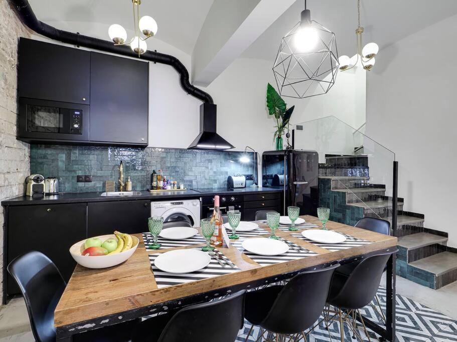 Casa Maria Townhouse- Terrace-4 Bedrooms โอสปิตาเล็ต เดอ โยเบรกัต ภายนอก รูปภาพ